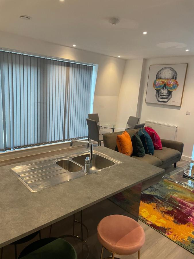 Lovely 2 Bed Apartment With Parking London Ngoại thất bức ảnh